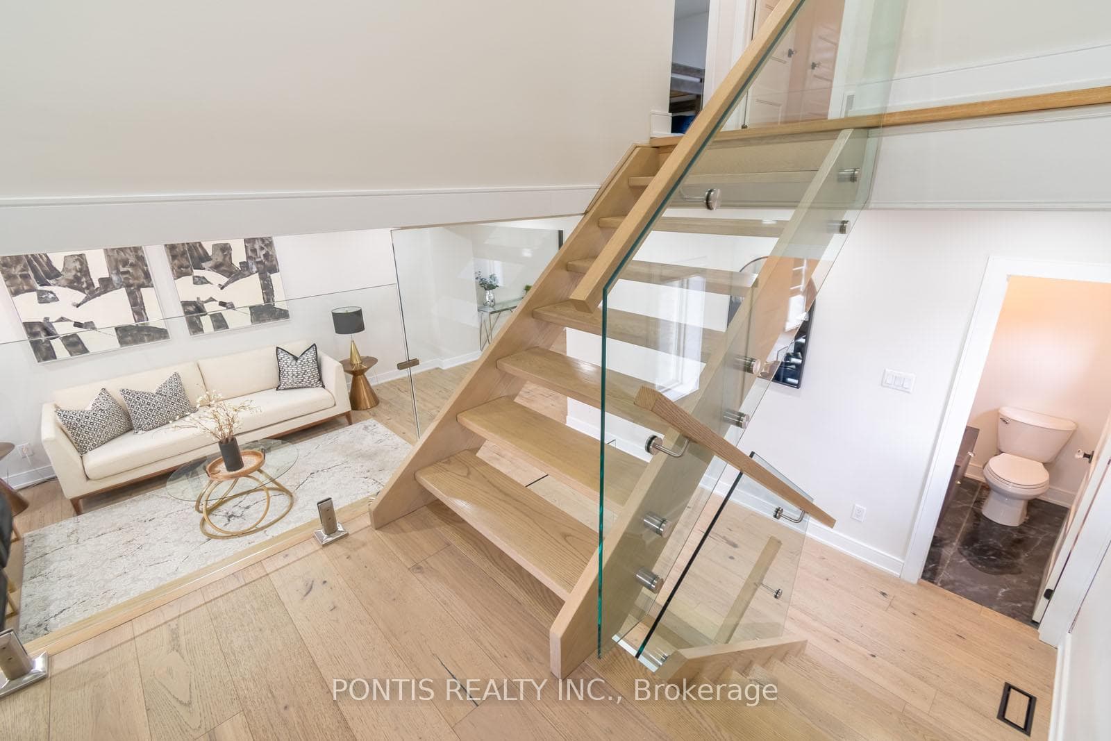 38 Kempenfelt Drive photo 16