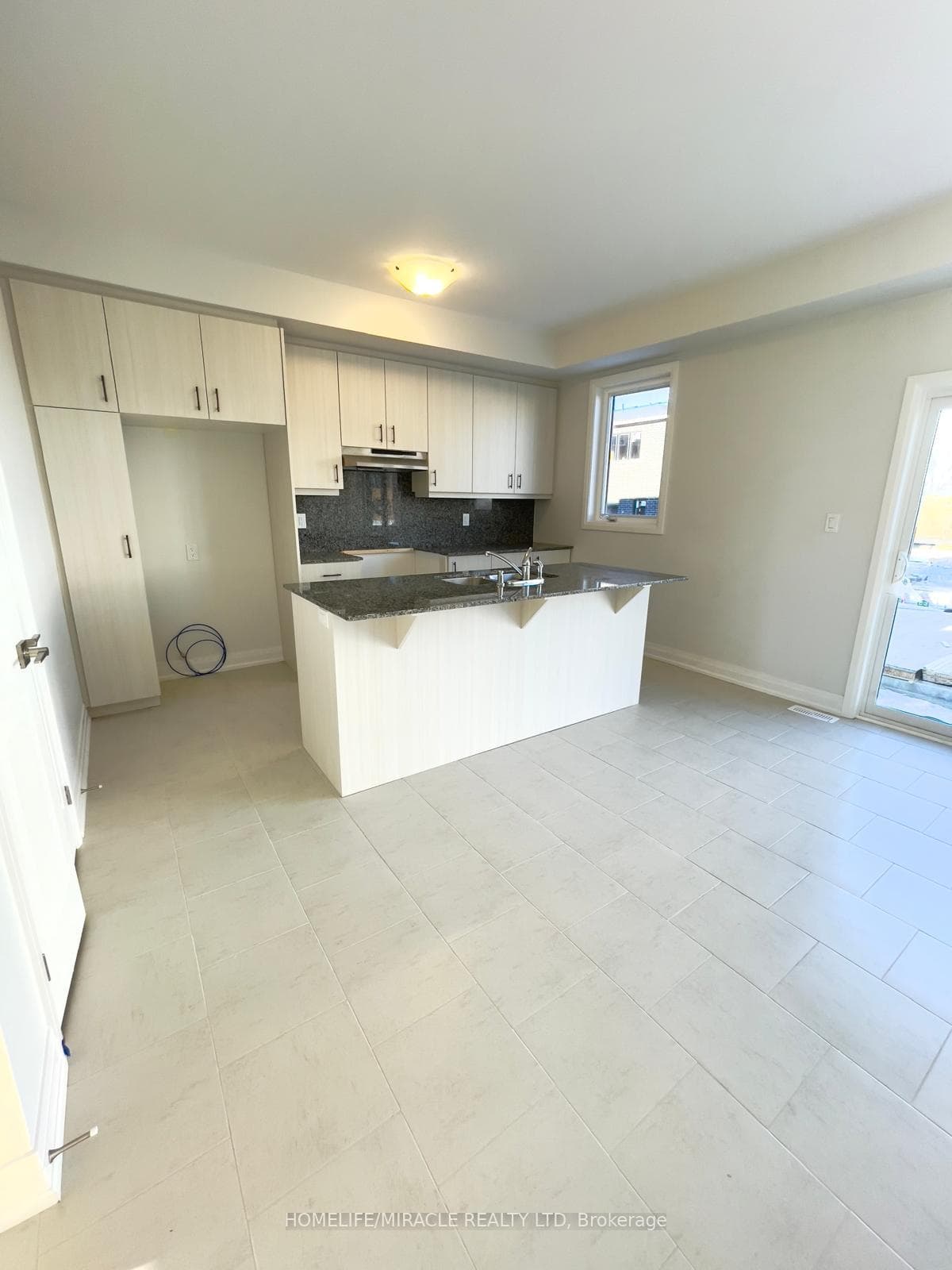 87 Windtree Way photo 16