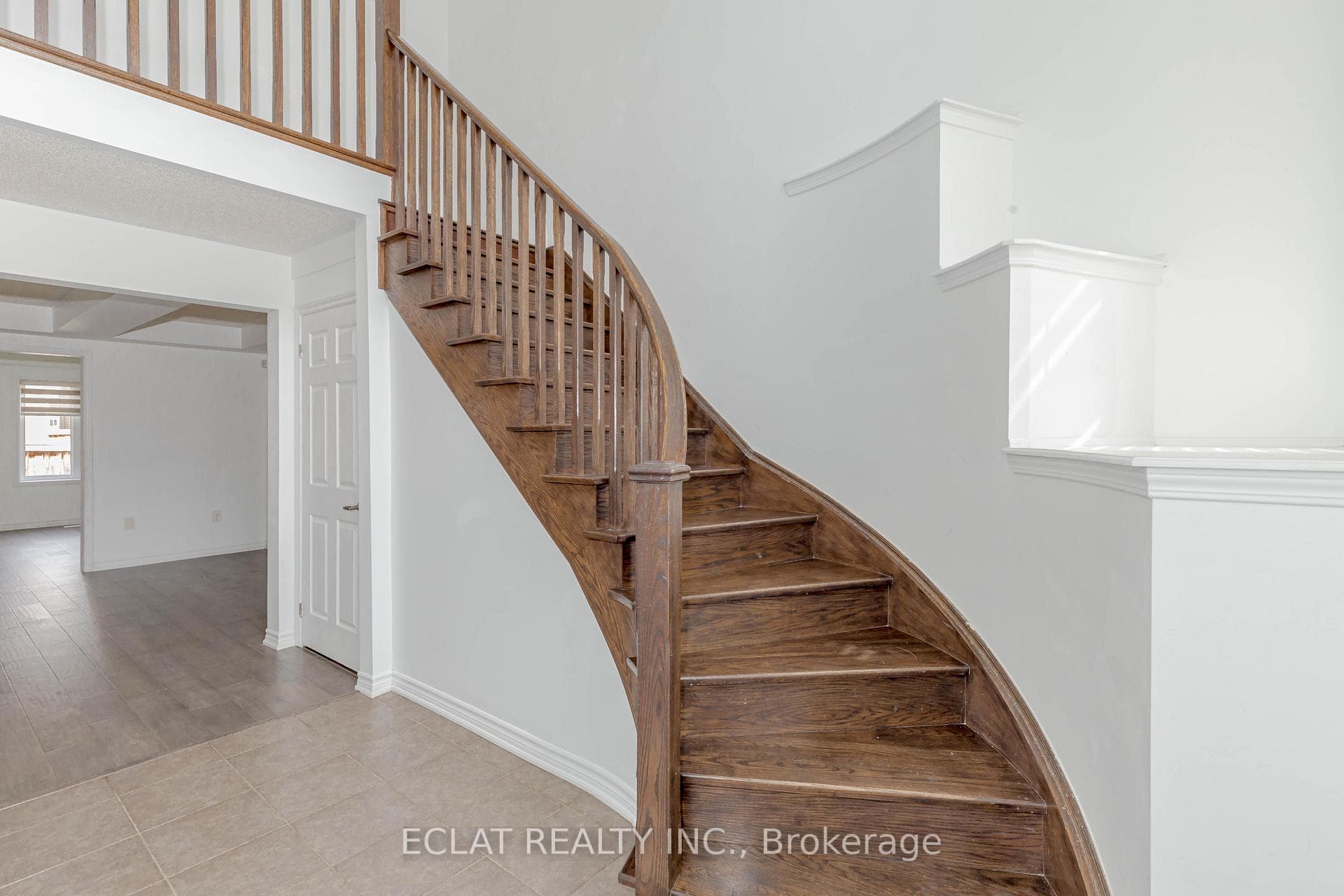 86 Enford Crescent photo 16