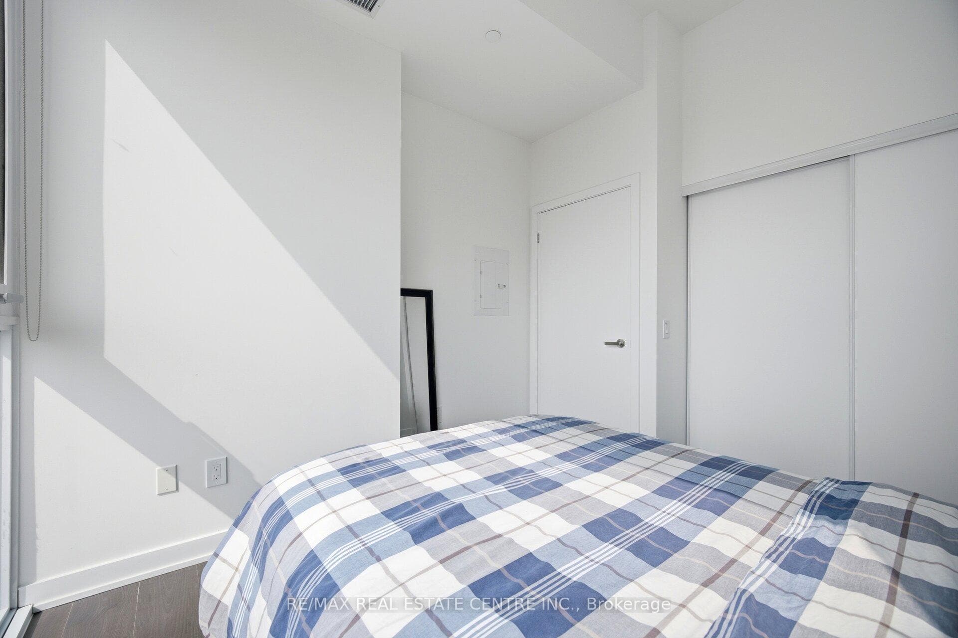 28 Ann Street Unit 809 photo 21