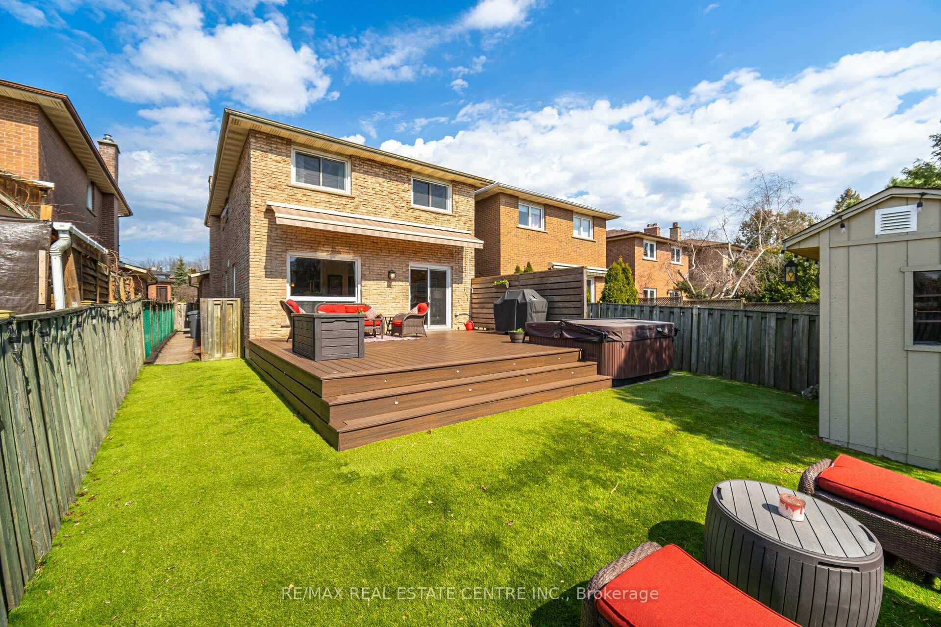4298 Highgate Crescent photo 40