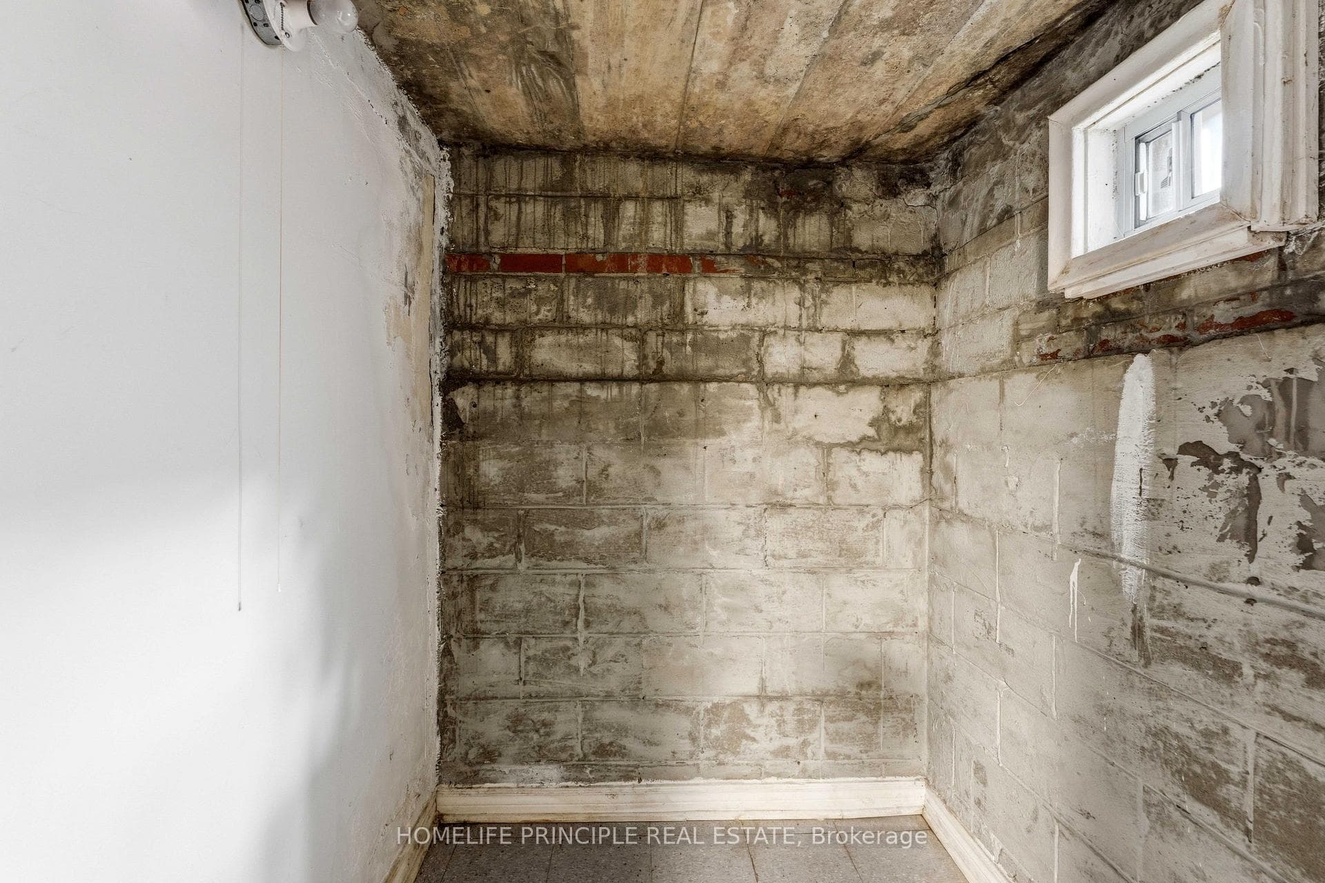 116 Shaftesbury Street Unit B1-Bsmt photo 37