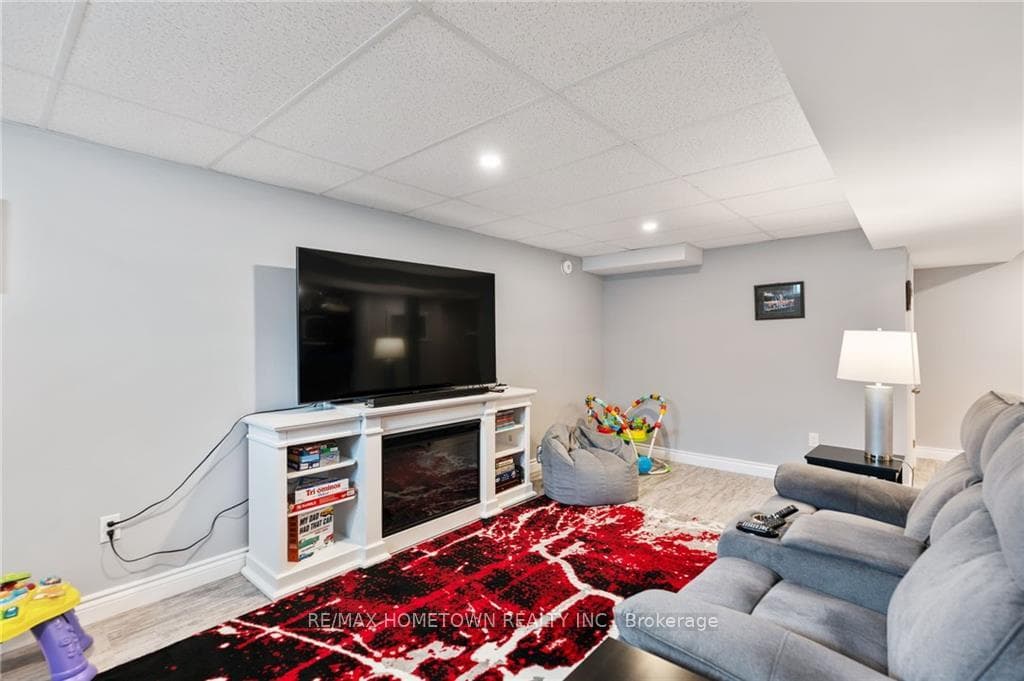 1110 KEELER Terrace photo 27
