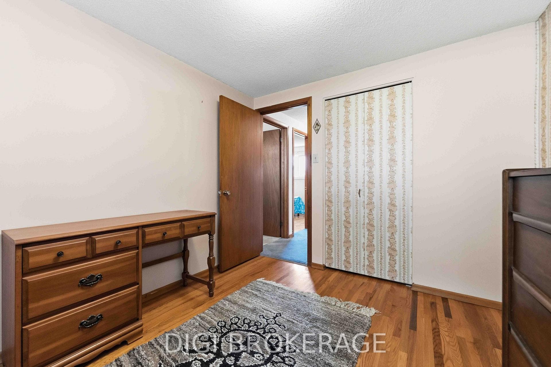737 Southmore Drive photo 32