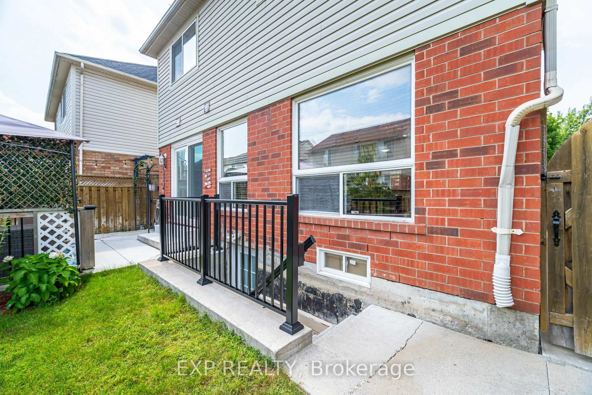 20 Thorpe Crescent photo 36