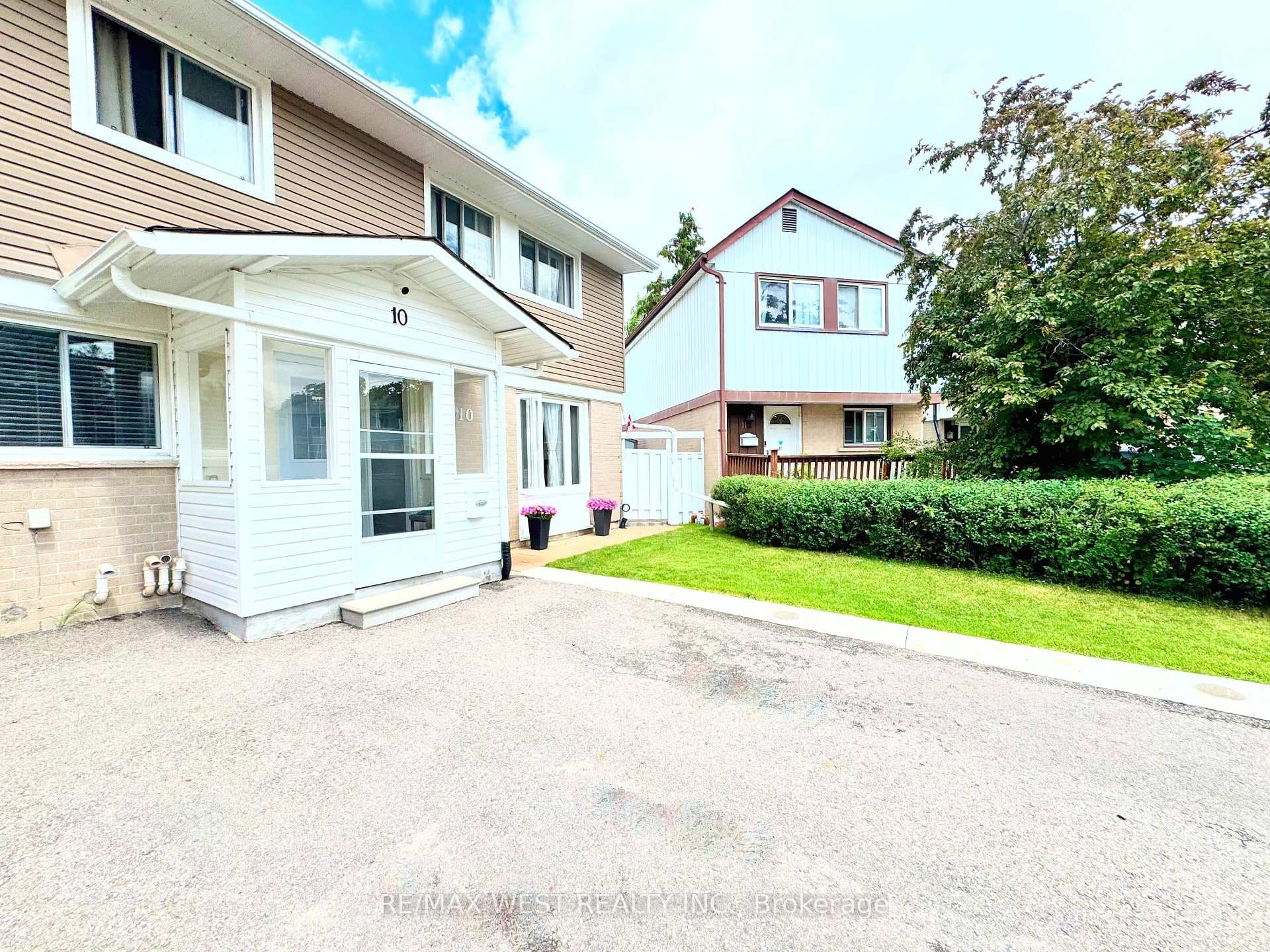 10 Hardcastle Court photo 2