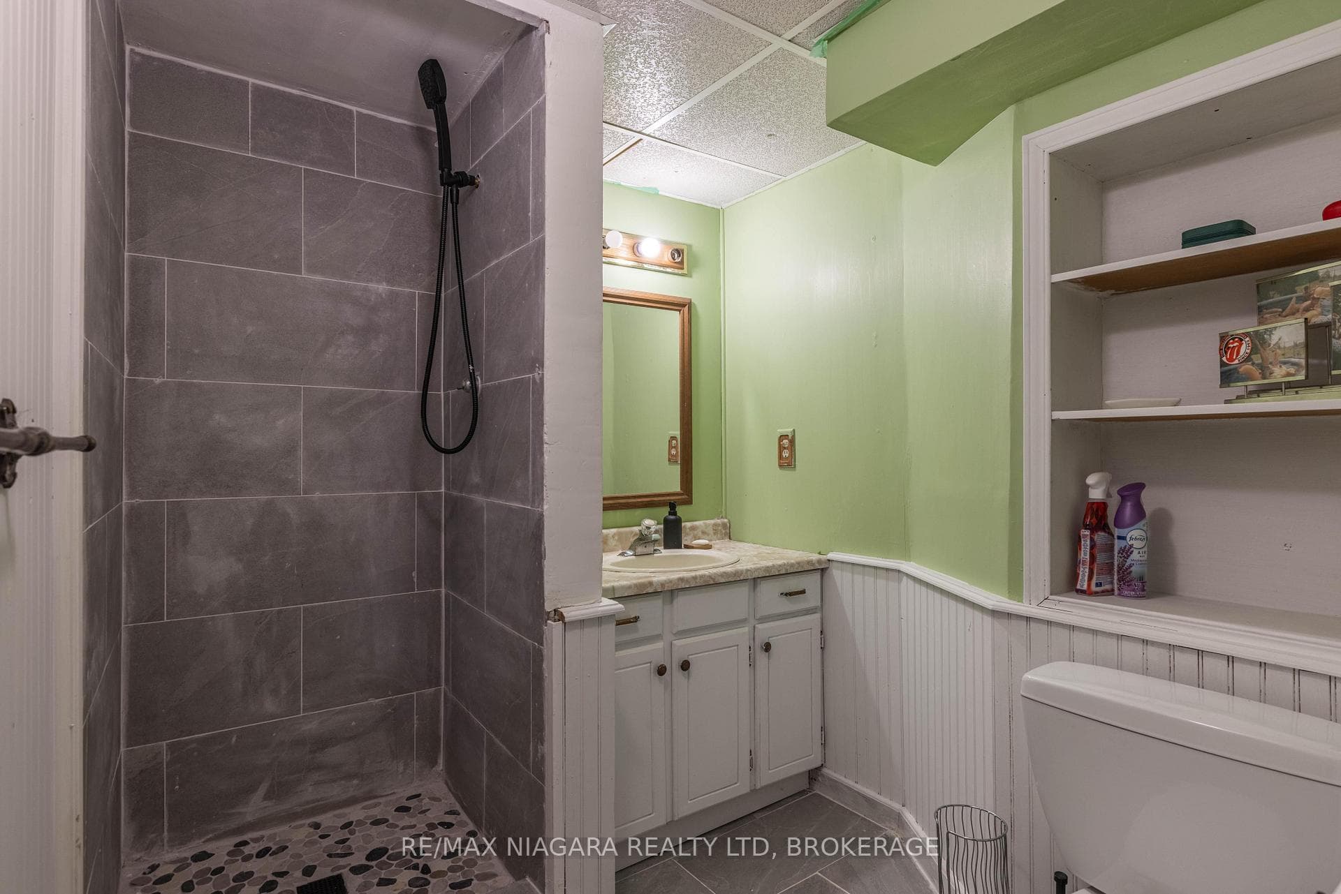 7709 Ronnie Crescent photo 14