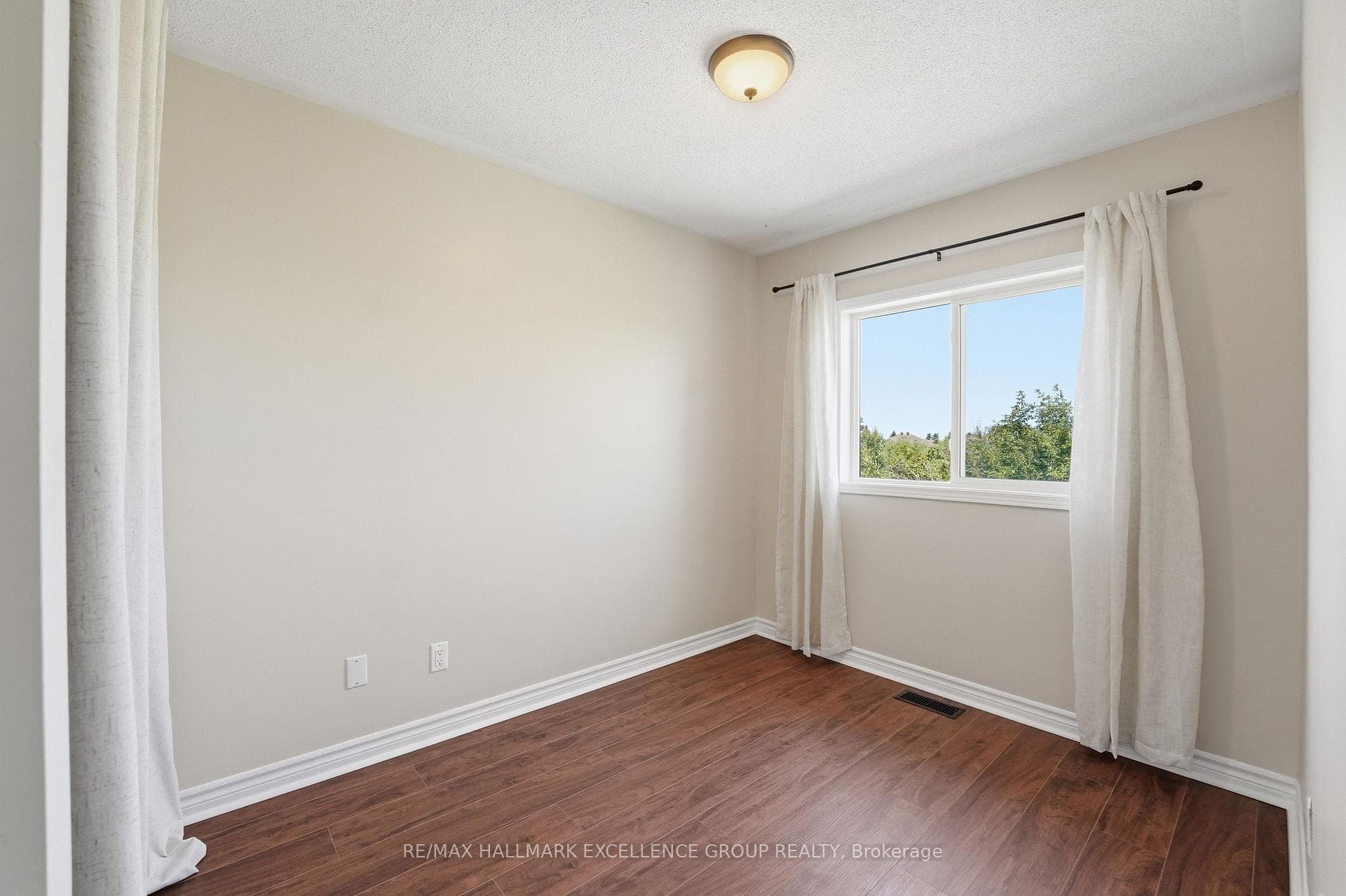 887 Nesting Way photo 29