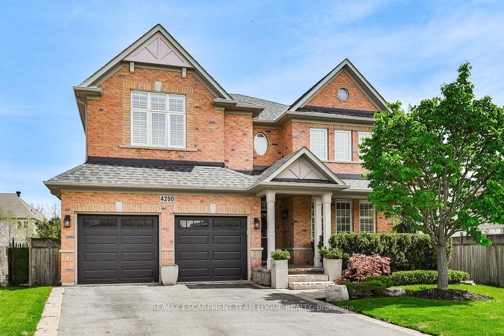 4200 SARAZEN Drive photo 1