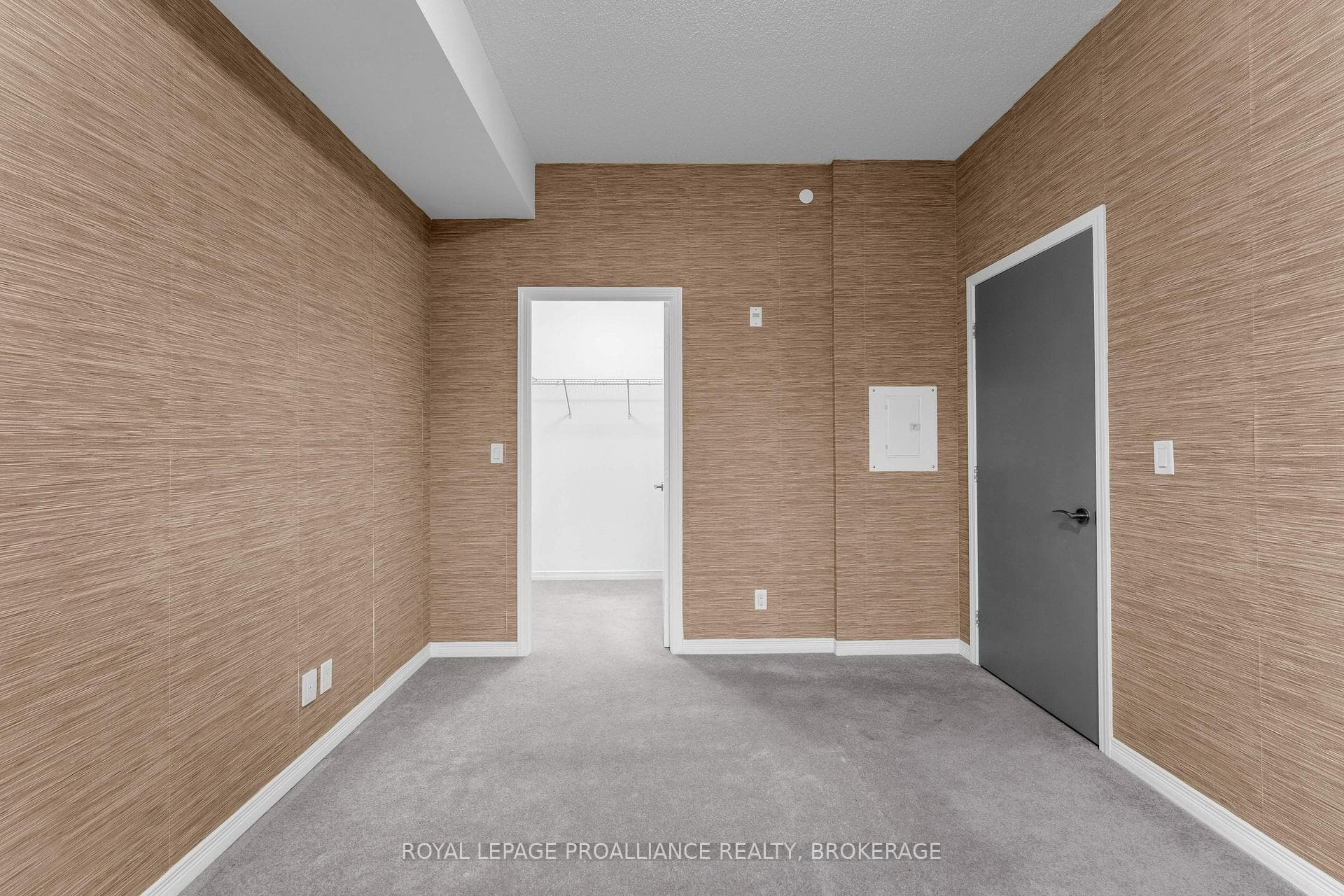 121 Queen Street Unit 813 photo 21