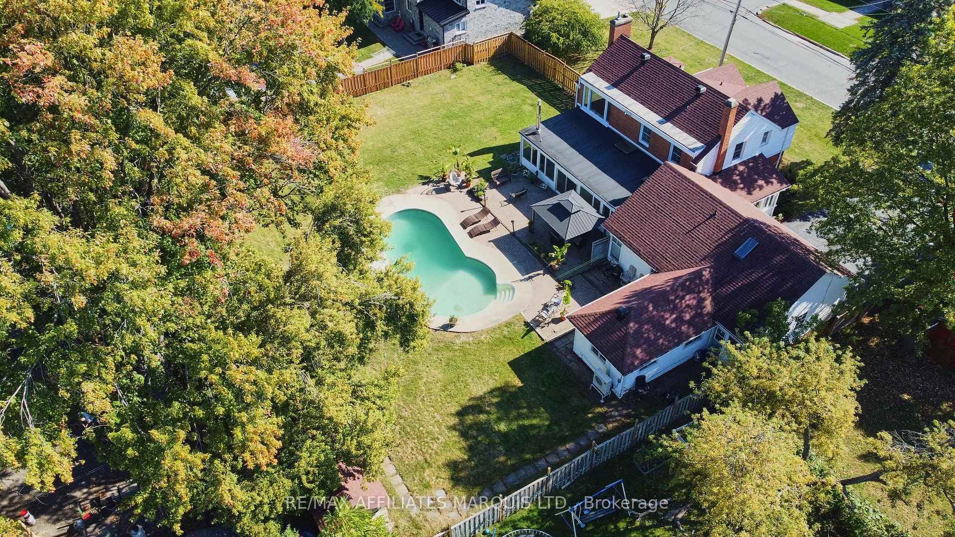 1603 Peter Street photo 42