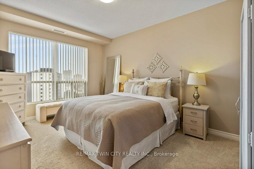 Large primary bedroom