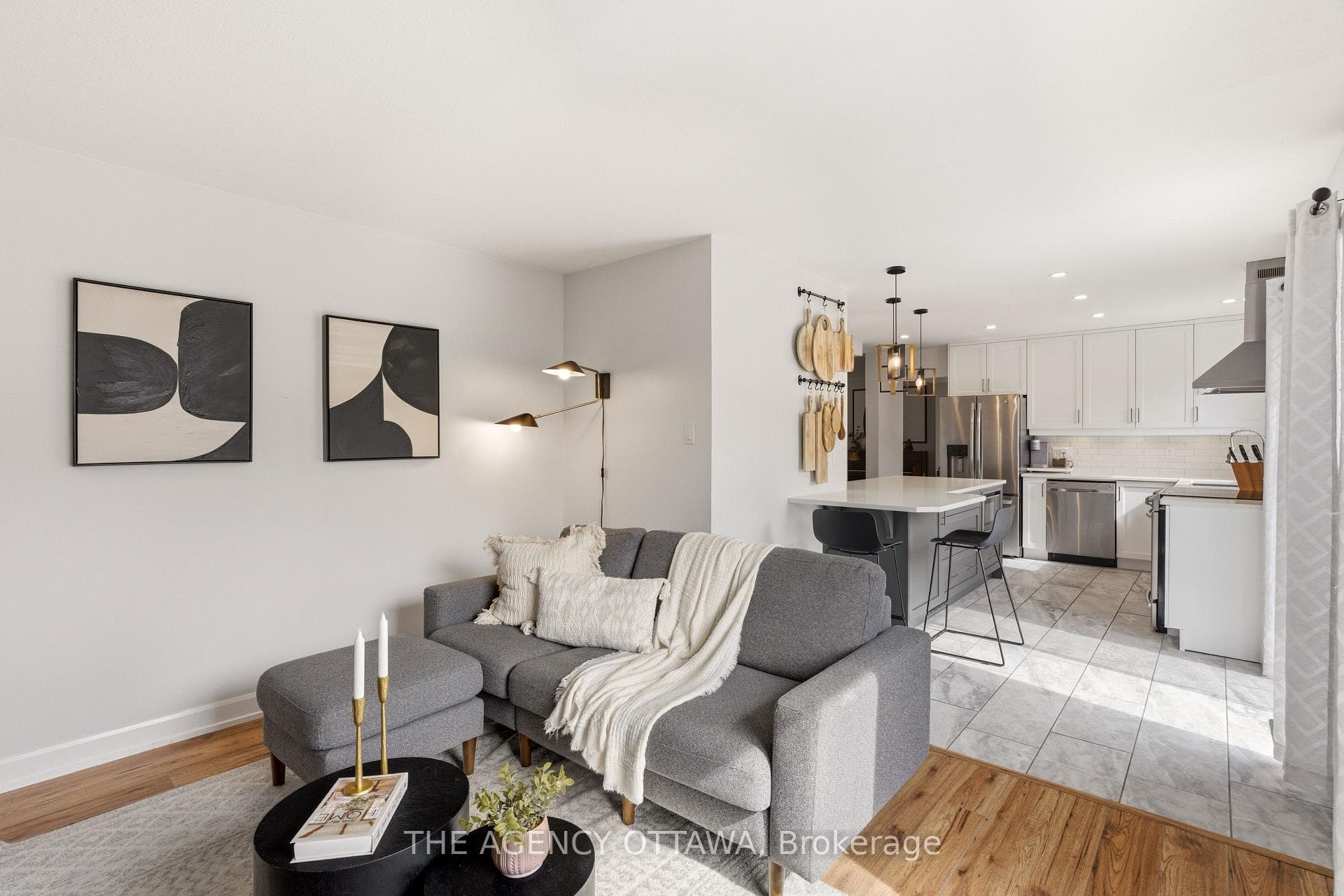Open family room w/ dining option