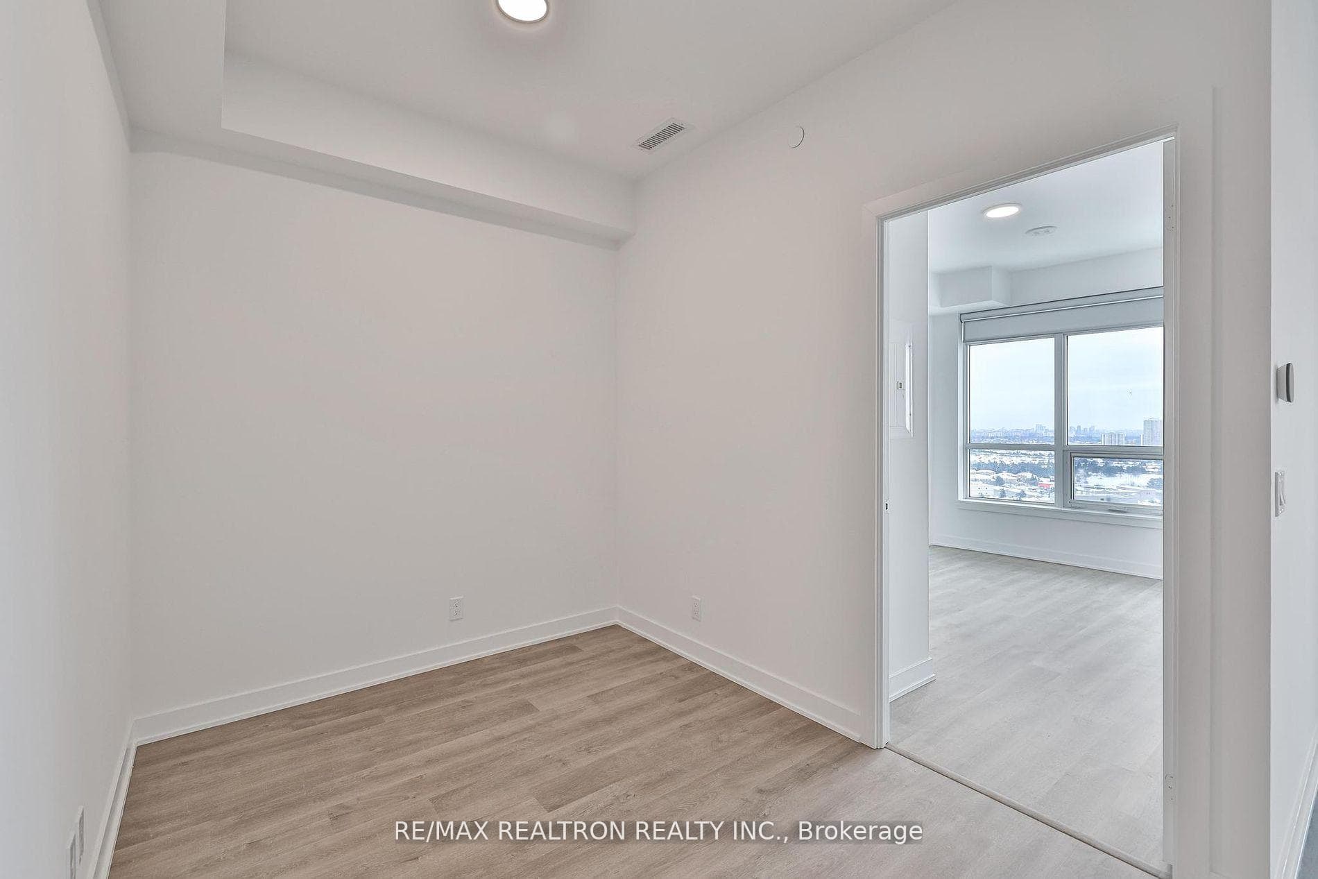 30 Upper Mall Way Unit A-2211 photo 8