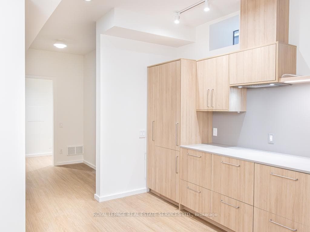 622 Windermere Avenue Unit Lower photo 11