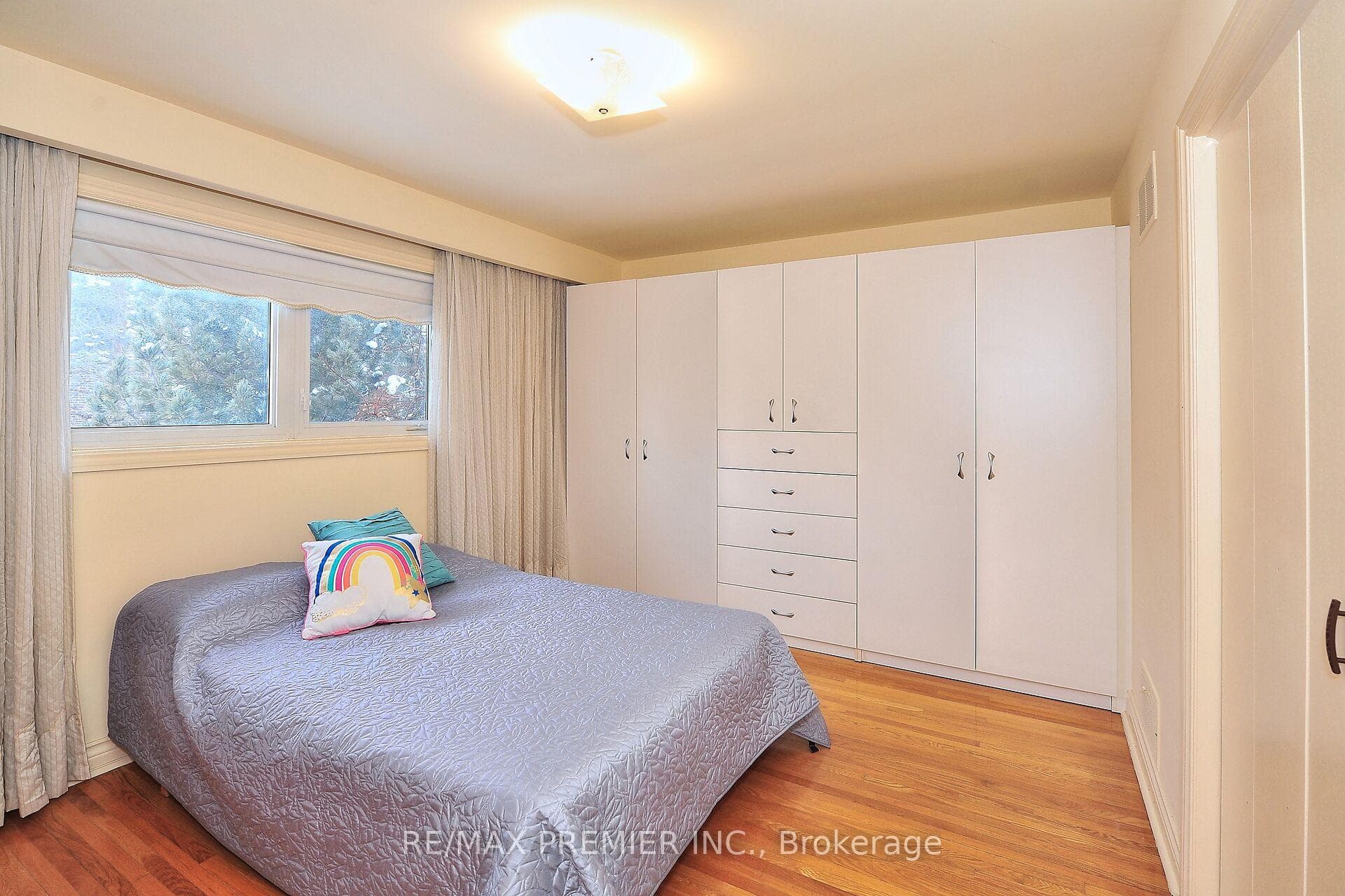 12 Altamont Road photo 13