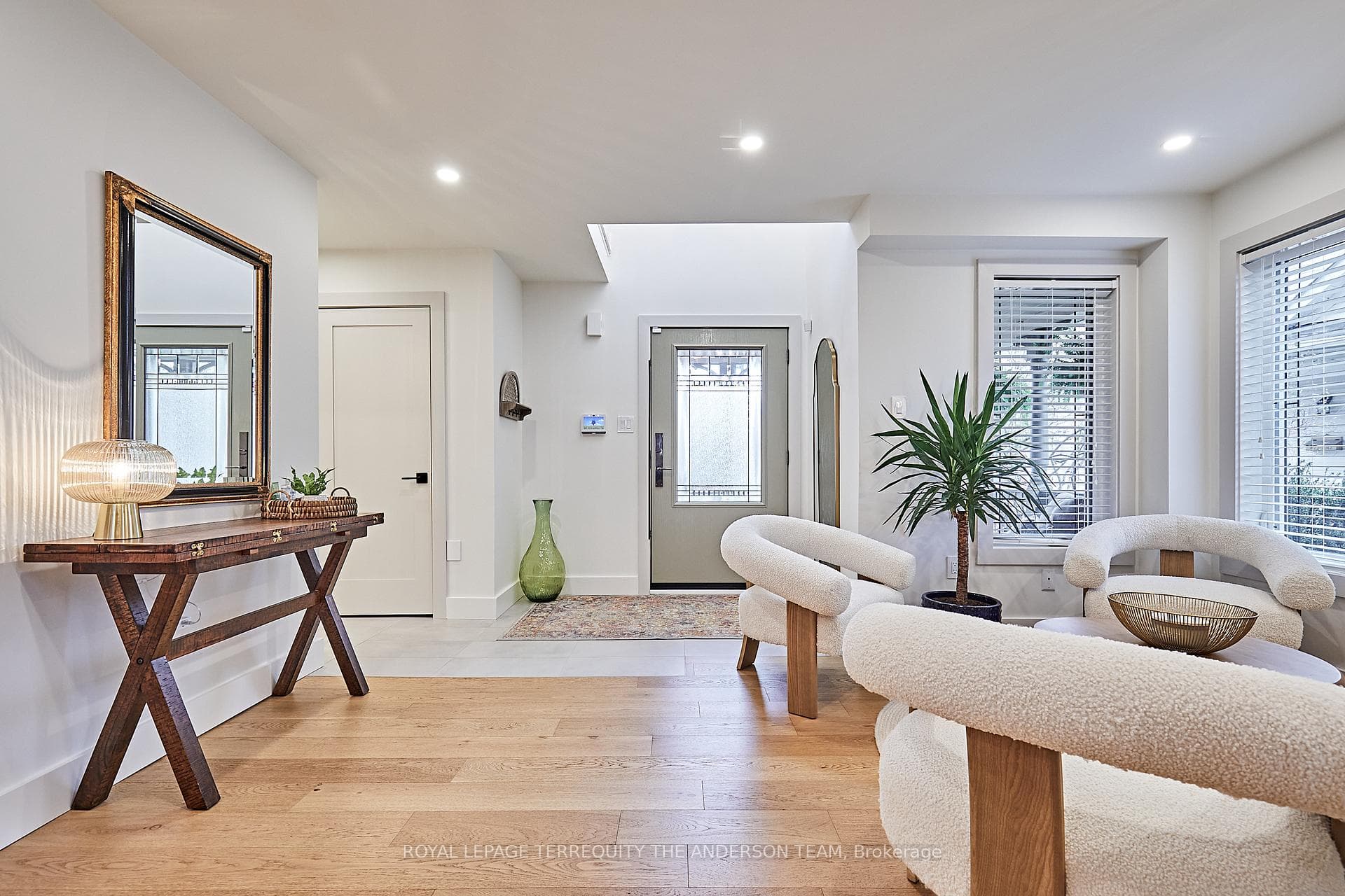 84 Matthewson Place photo 4