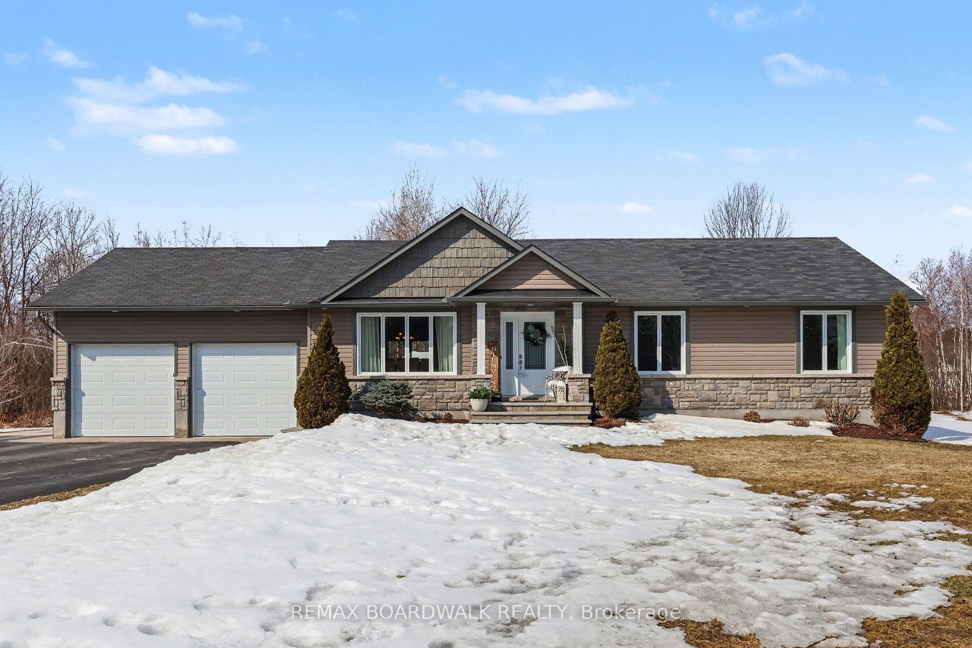 104 Moise Gendron Street photo 2