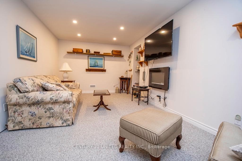 55 Cooper Court photo 30