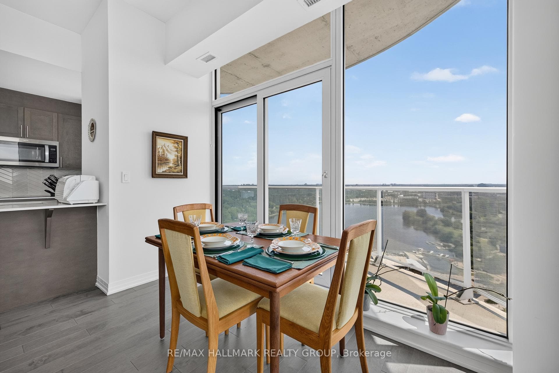 805 Carling Avenue Unit 2404 photo 18