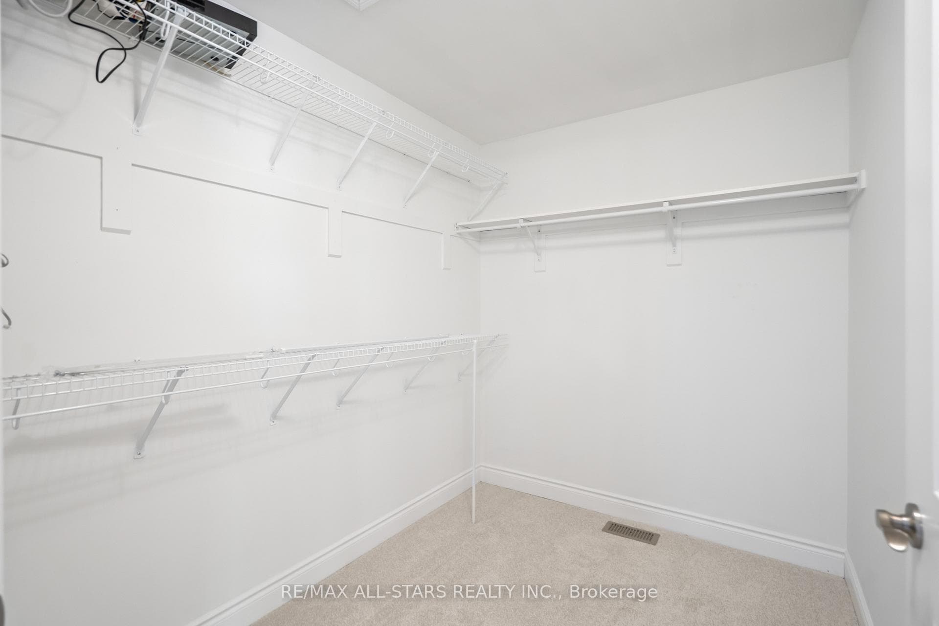 32 Oakdene Crescent photo 23