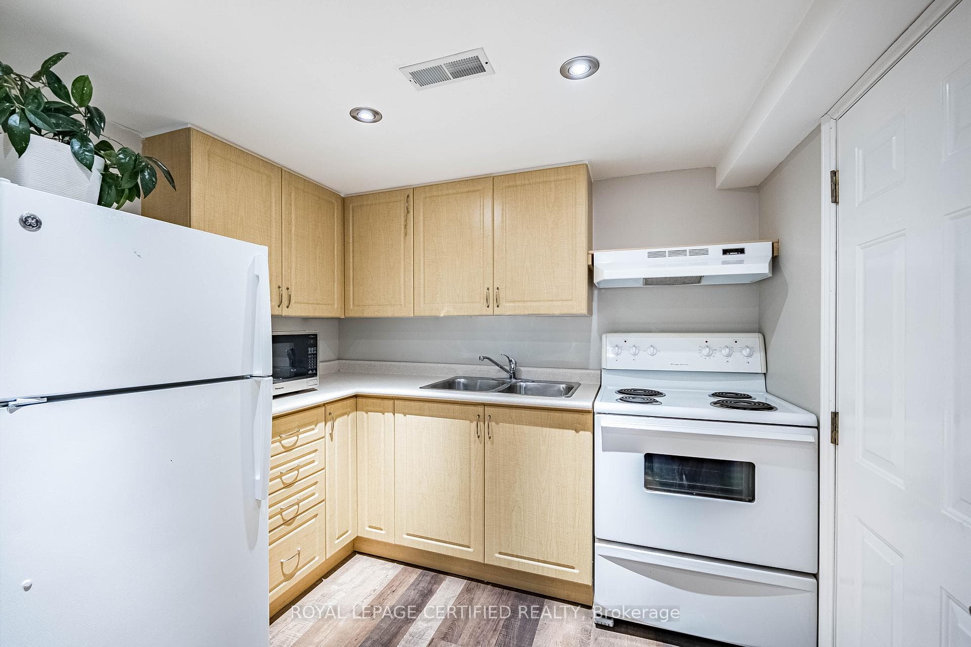 17 Holmcrest Court photo 26