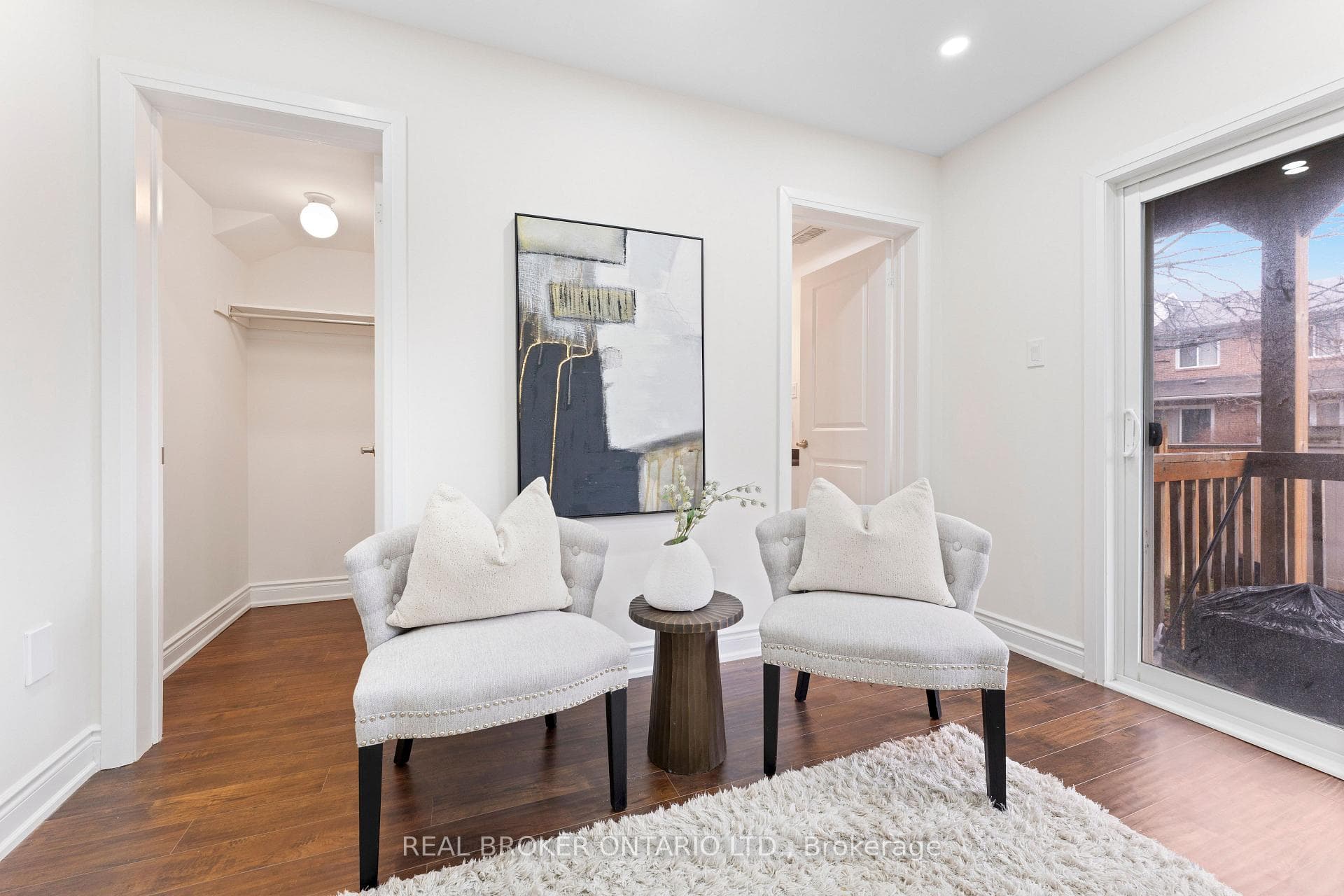 206 London Lane photo 36