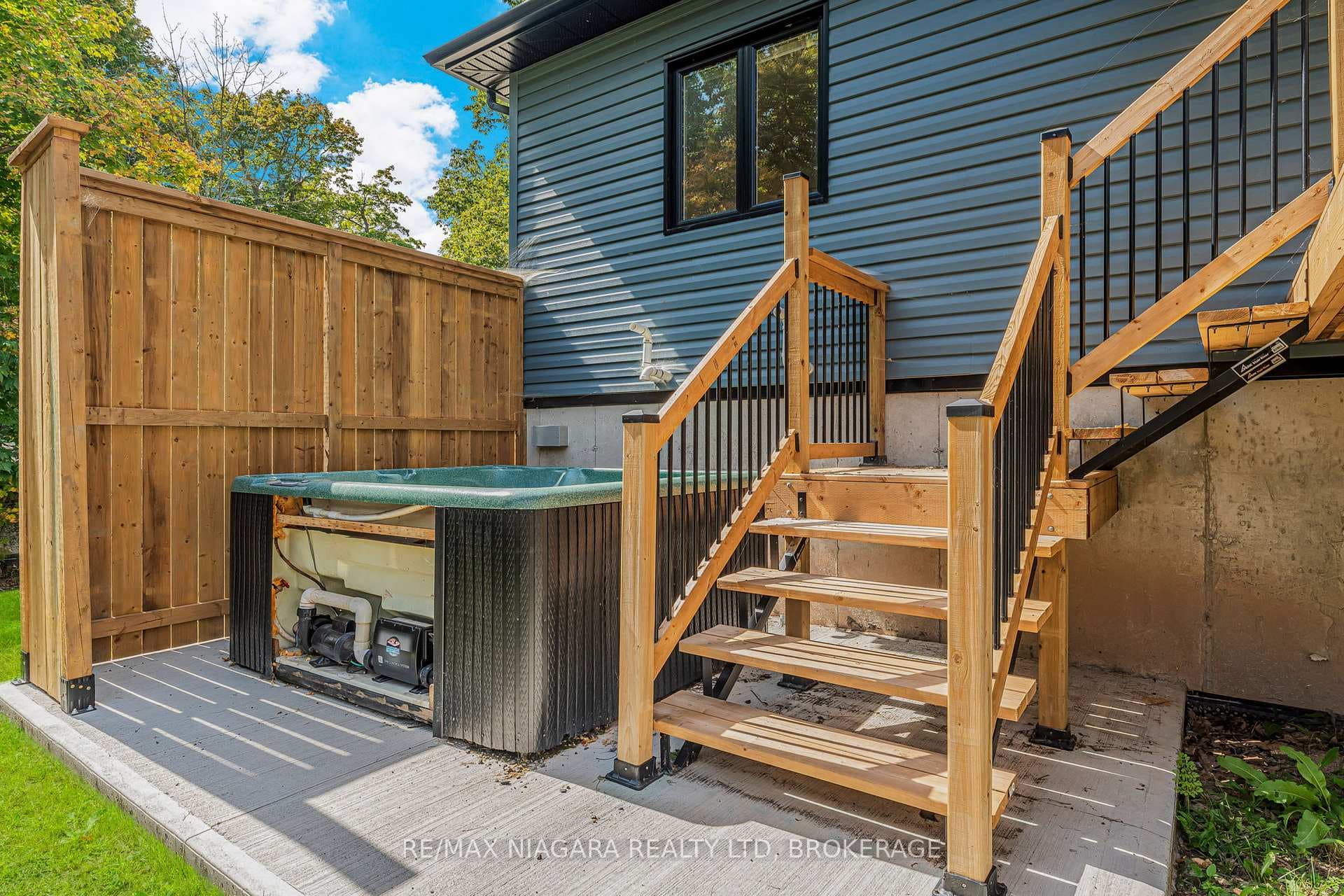 1018 Ridgewood Avenue photo 30