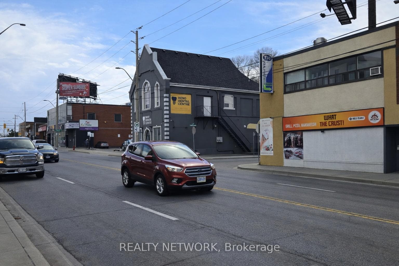 610 Upper James Street photo 2