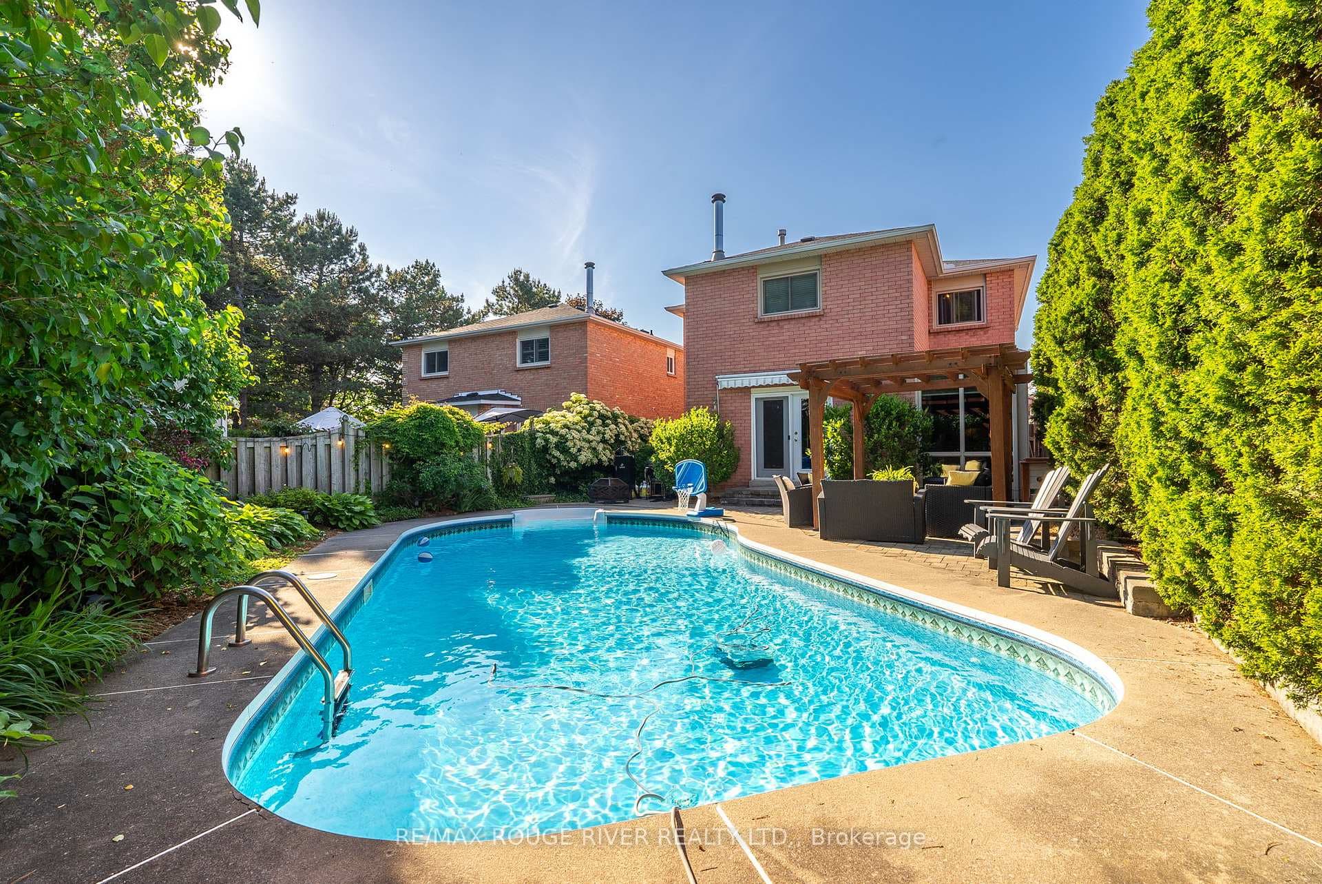96 Deverell Street photo 44