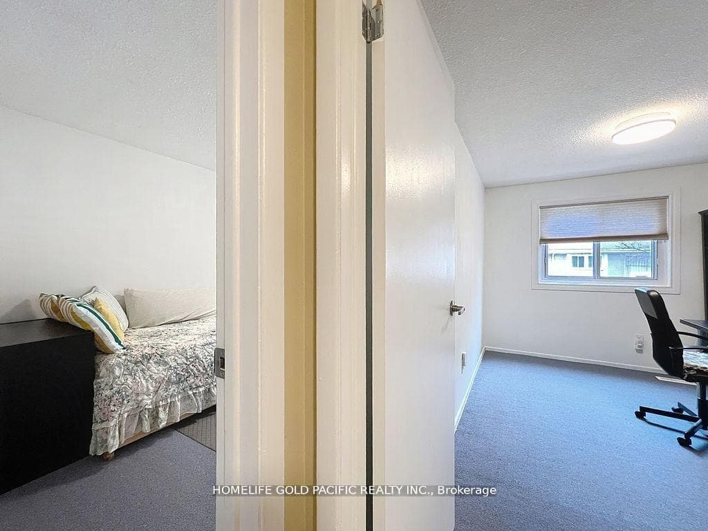42 Stonehill Court Unit 11 photo 13