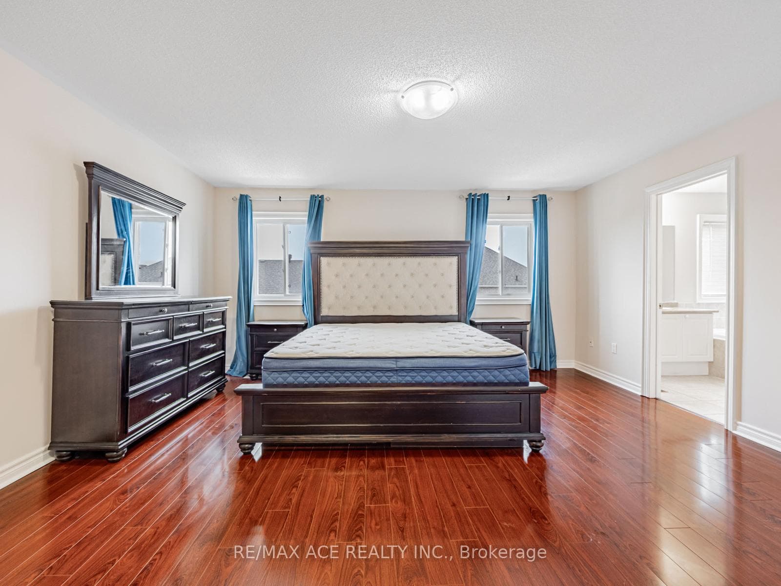 51 Styles Crescent photo 19