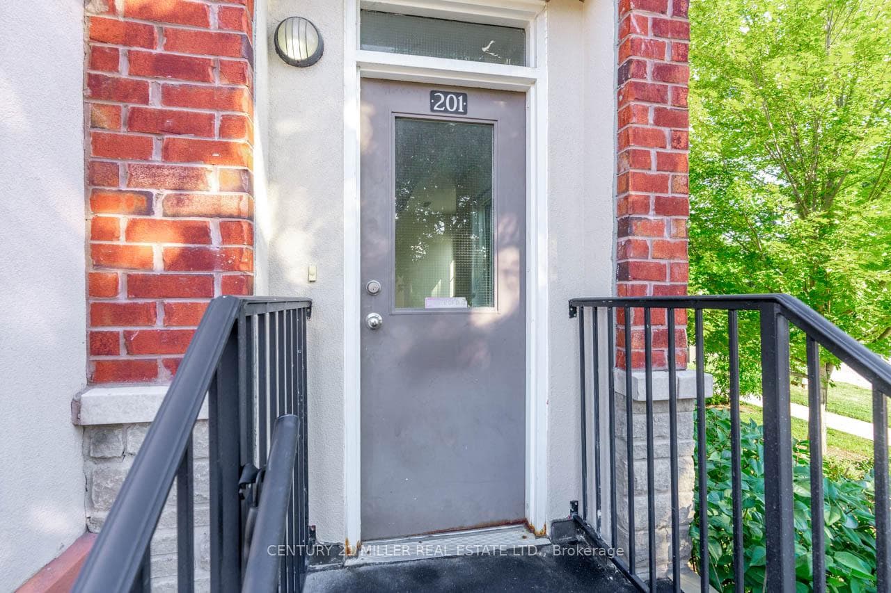 174 Bronte Street Unit 201 photo 3