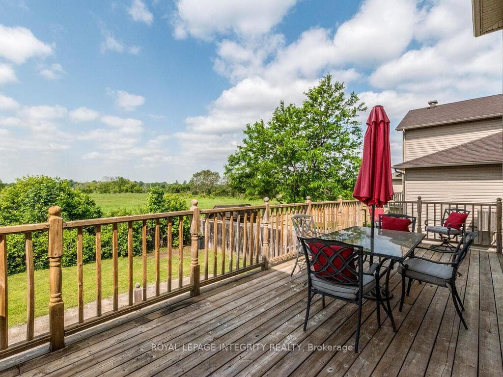 111 Comba Drive photo 32