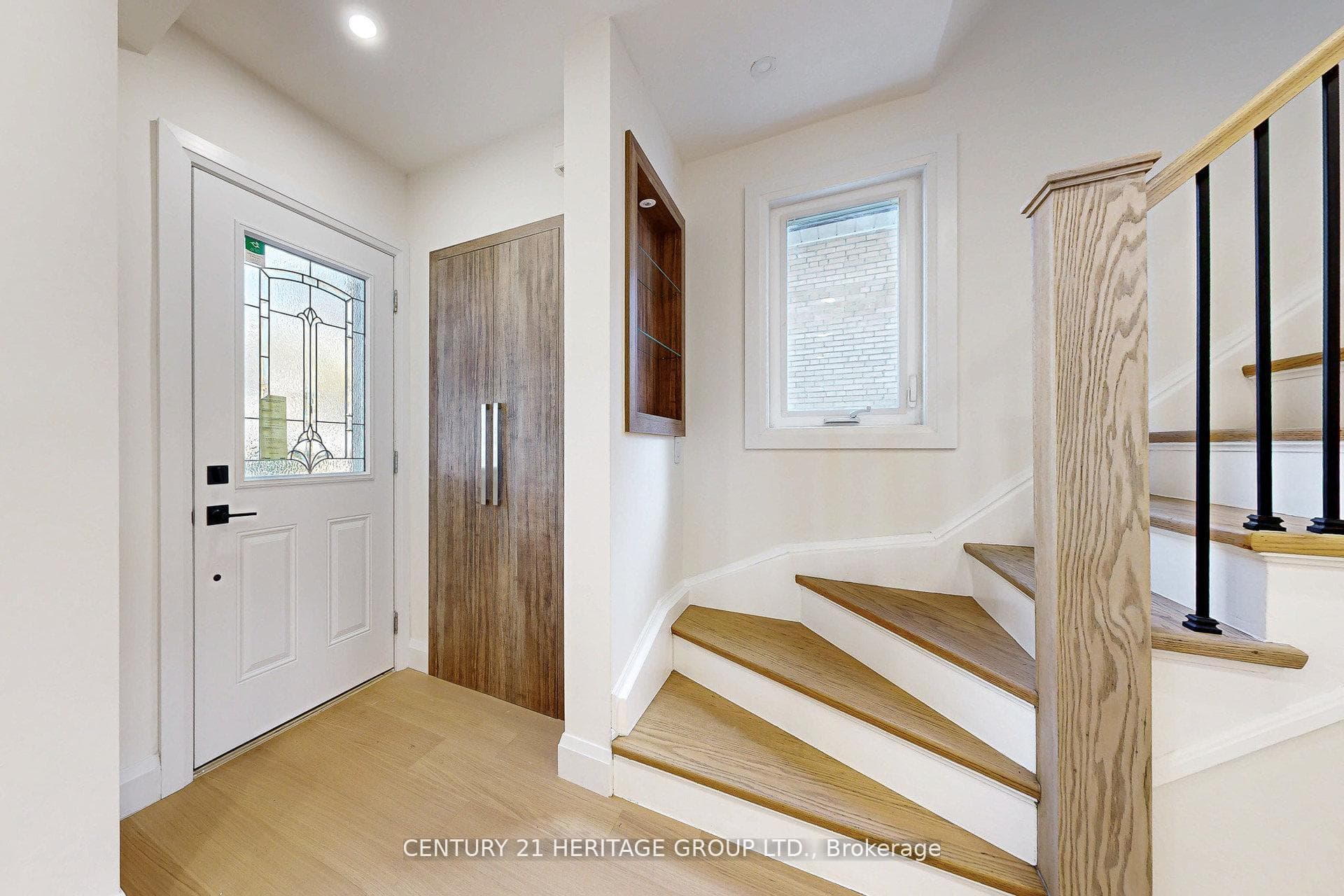 547 Melrose Avenue photo 2