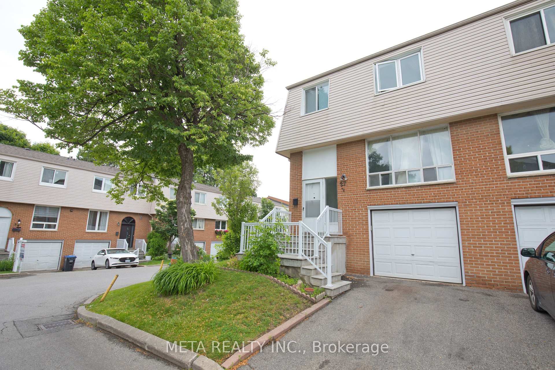 3525 Brandon Gate Drive Unit 27 photo 3