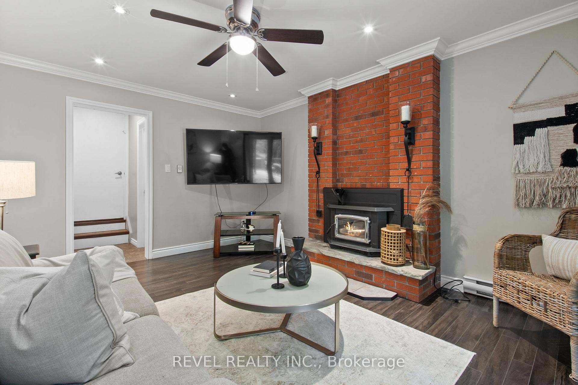 545 Charrington Avenue photo 18