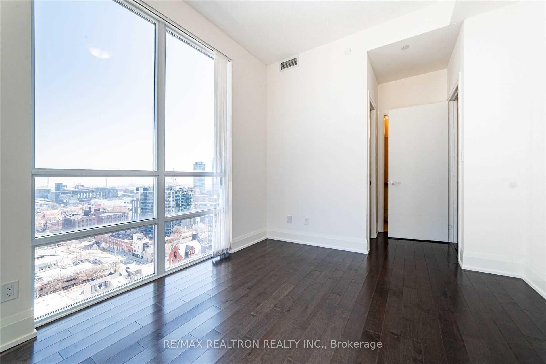 460 Adelaide Street Unit PH116 photo 14
