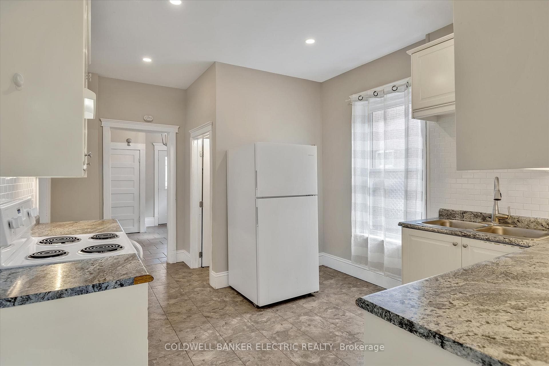 202 Braidwood Avenue photo 19