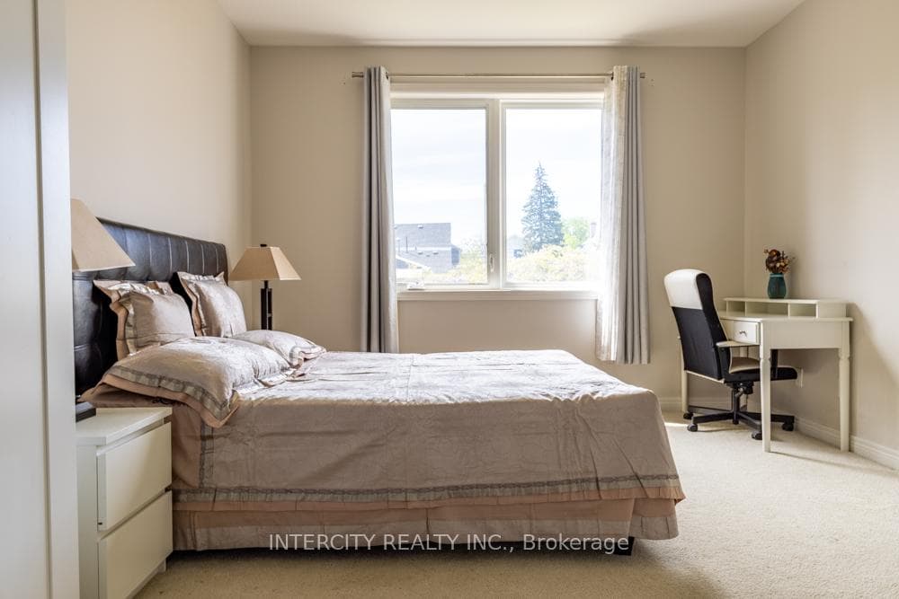 11 Ellis Avenue photo 15