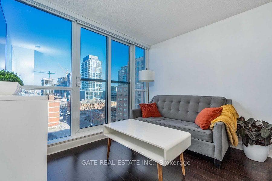 320 Richmond Street Unit 801 photo 2
