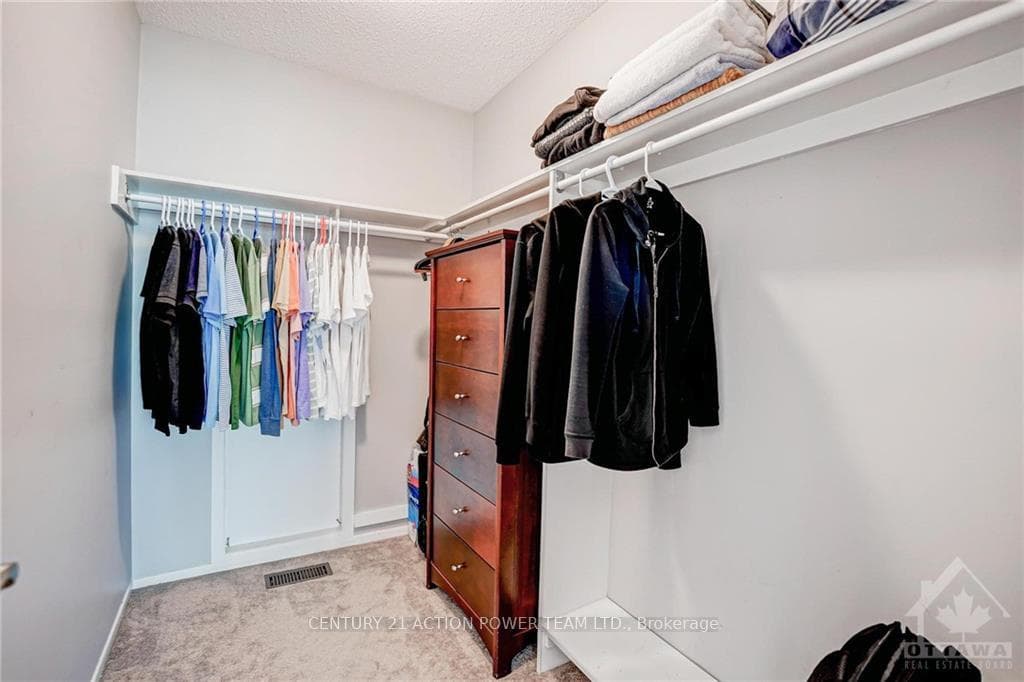 15 CANBURY Crescent photo 16