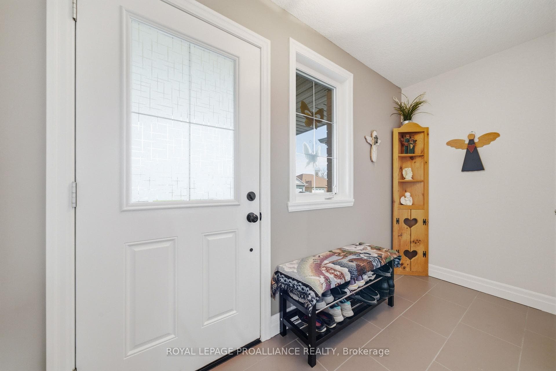 12 Cortland Crescent photo 5