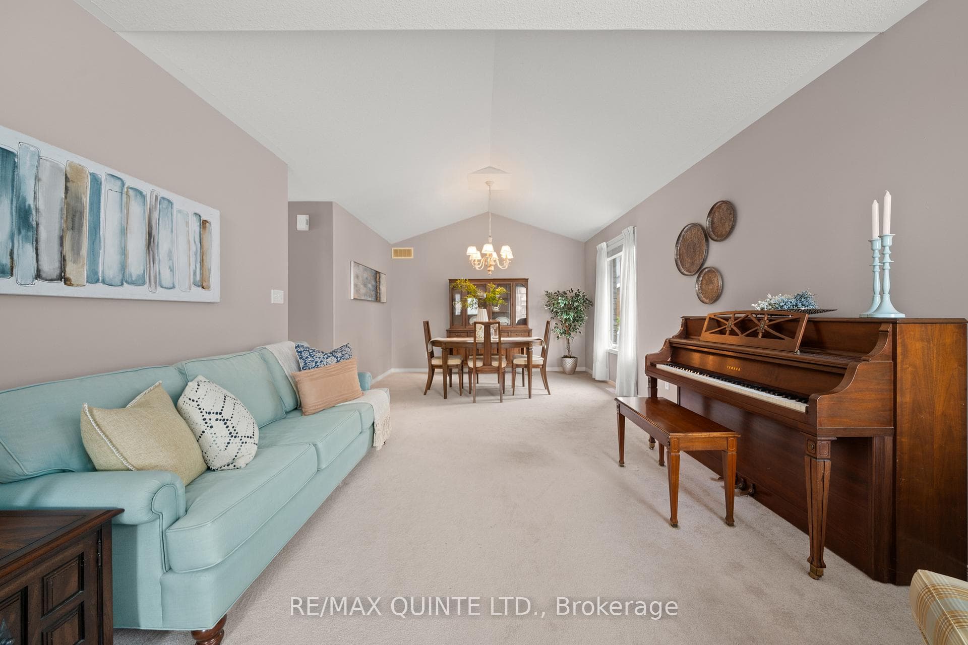 2 Hilton Place photo 12