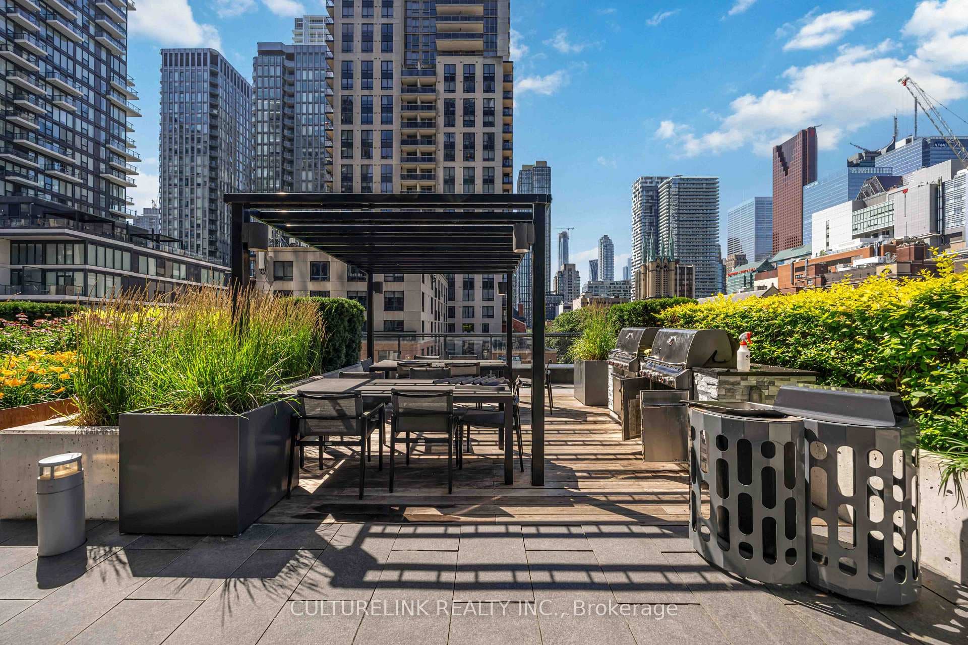 60 Shuter Street Unit 1611 photo 14