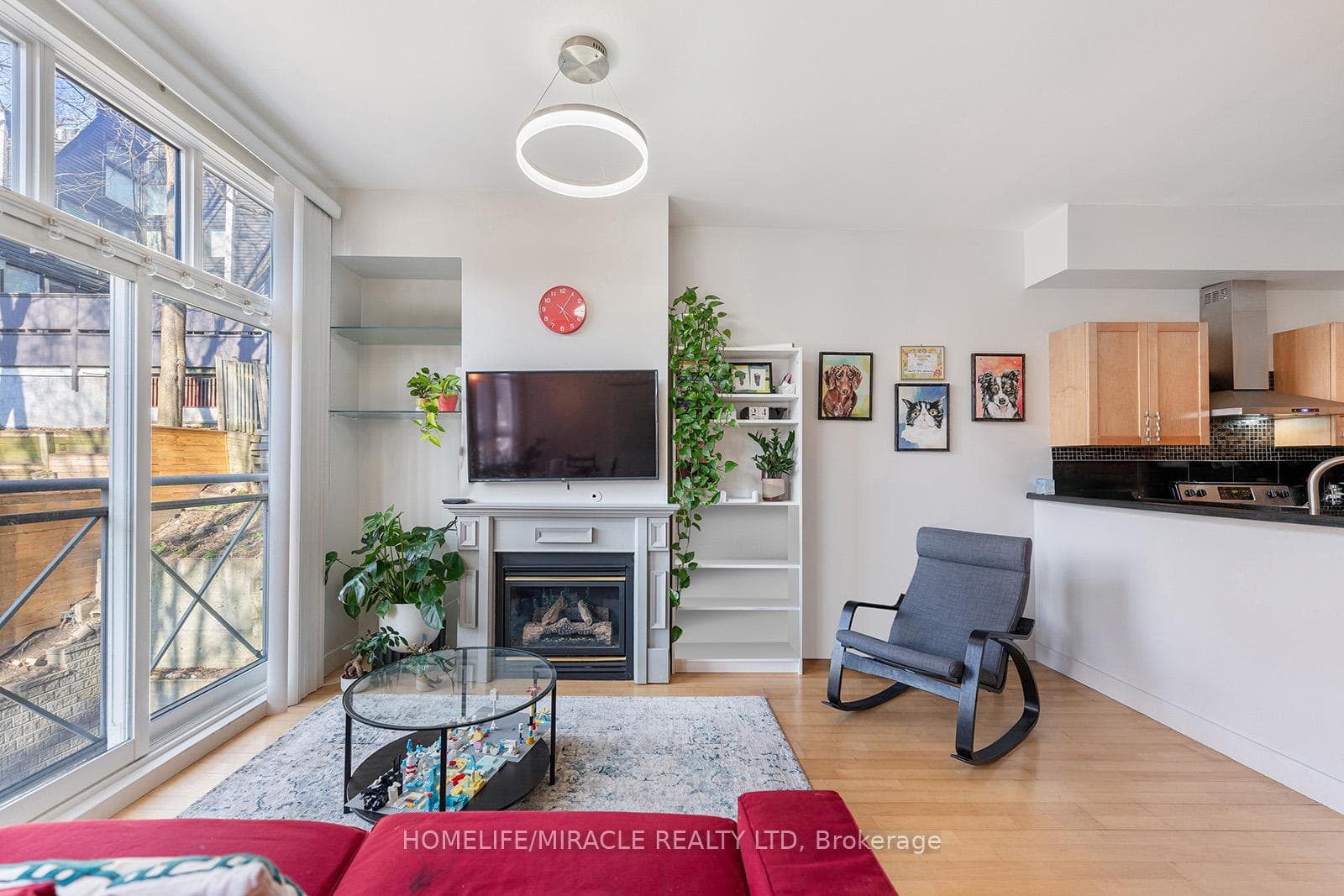 2362 Queen Street Unit 4 photo 6
