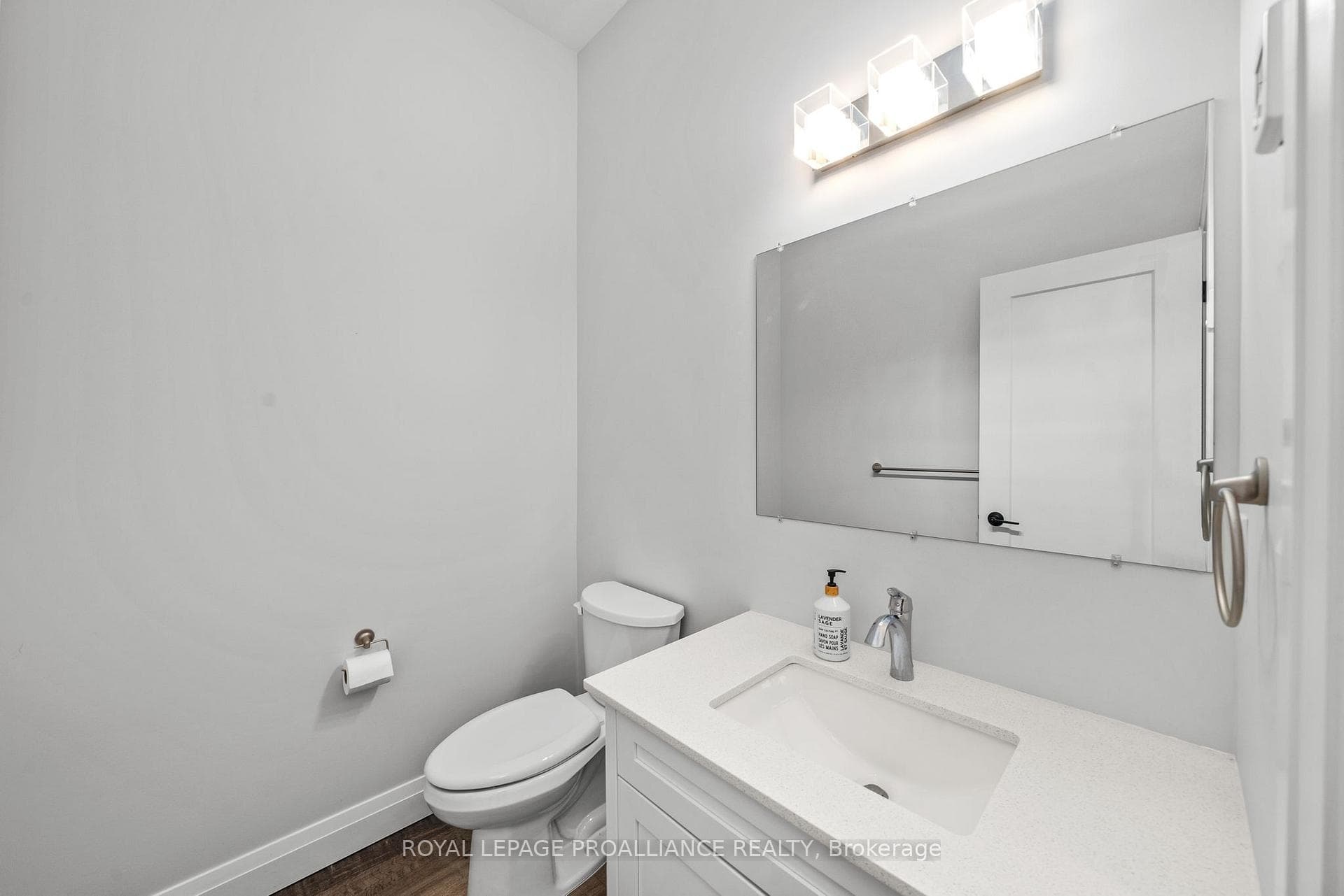 74 Dewal Place Unit B photo 19