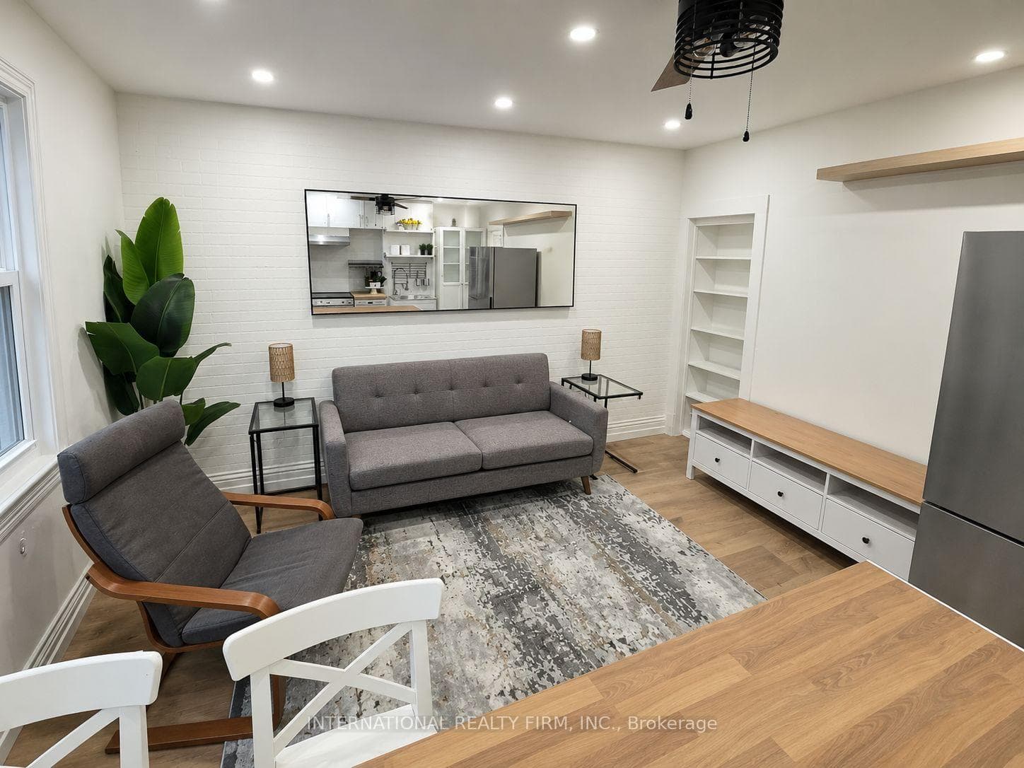 793 Dufferin Street Unit Upper photo 8