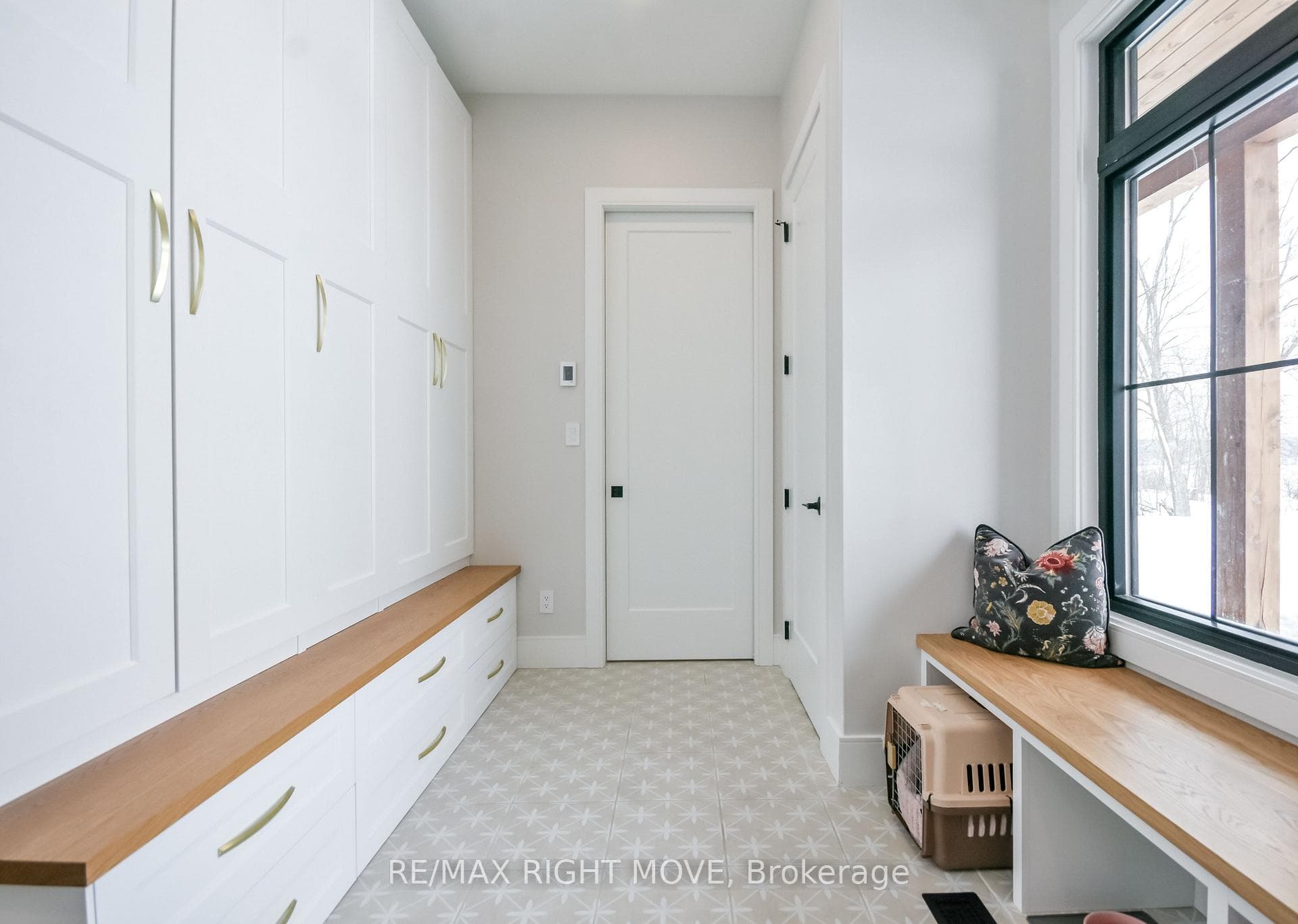 Mud room 16 ft ceilings