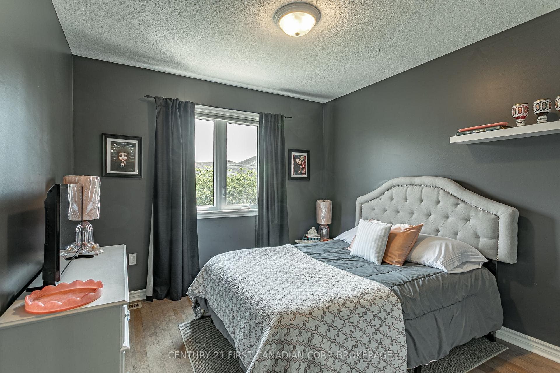 270 Boyd Boulevard photo 13